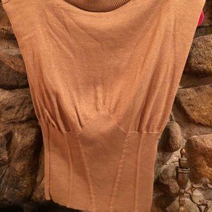 Shoulder padded knit tank top!